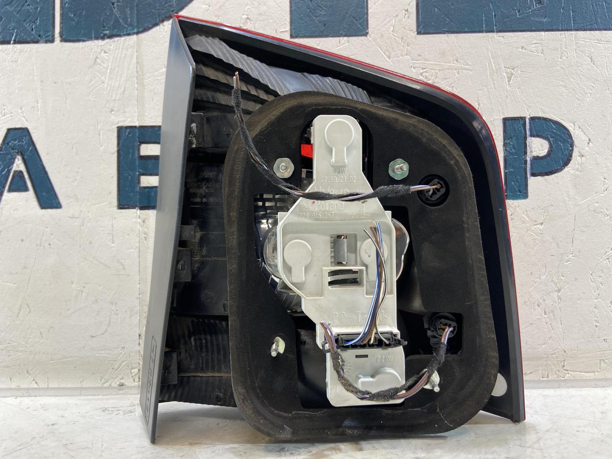 Фонарь задний правый 1Z9945095A Skoda Octavia II рест