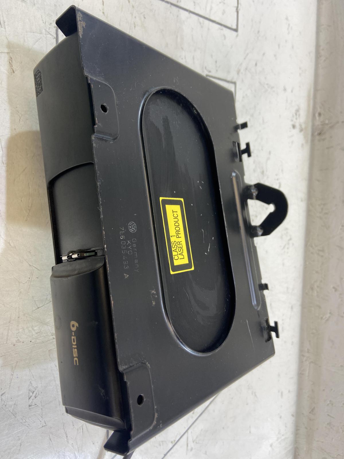 CD чейнджер 1J6057111 Volkswagen Touareg I