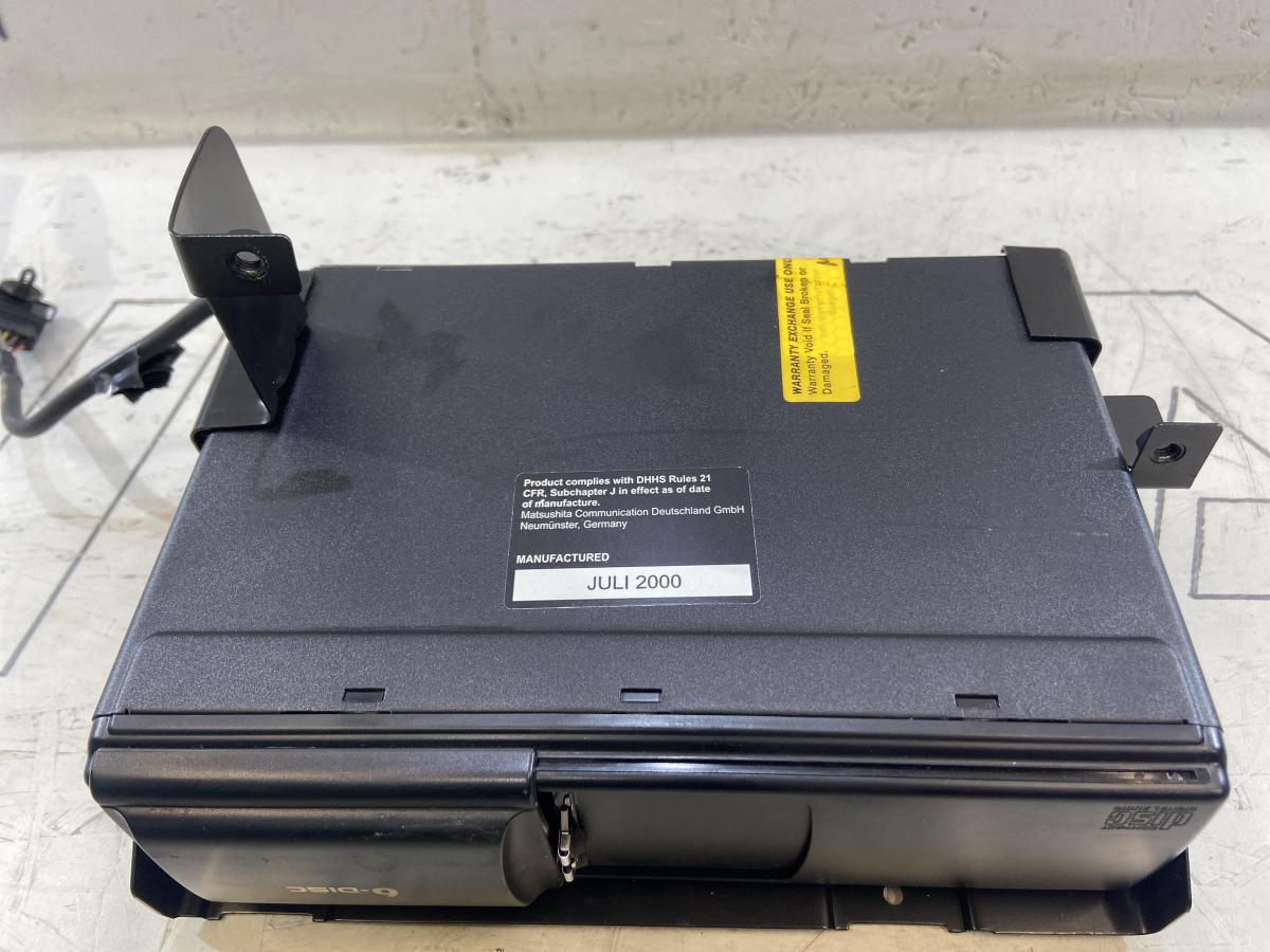 CD чейнджер 1J6057111 Volkswagen Touareg I