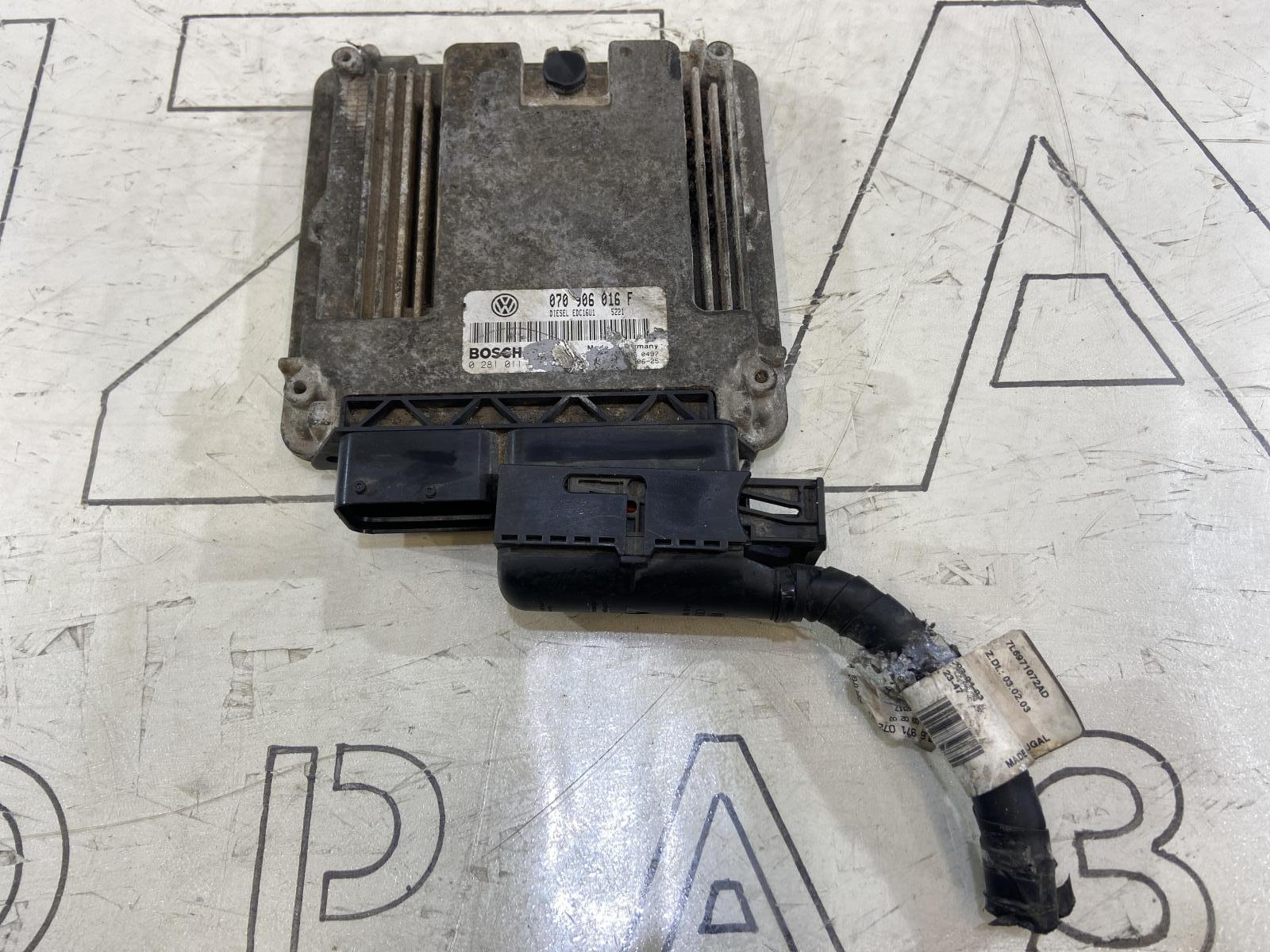 Блок управления дизельного двигателя 070906016F Volkswagen Touareg I