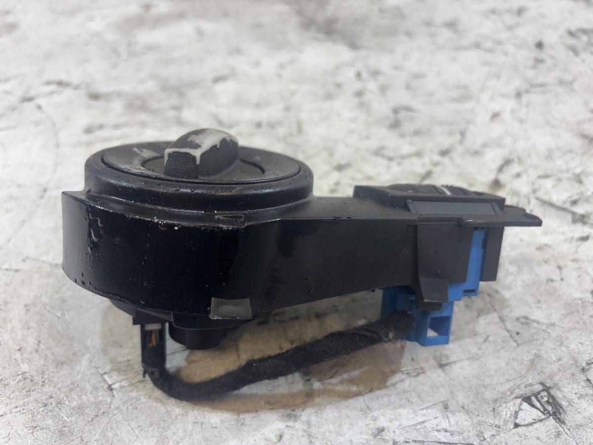 Блок управления светом 7L6858903AA Volkswagen Touareg I