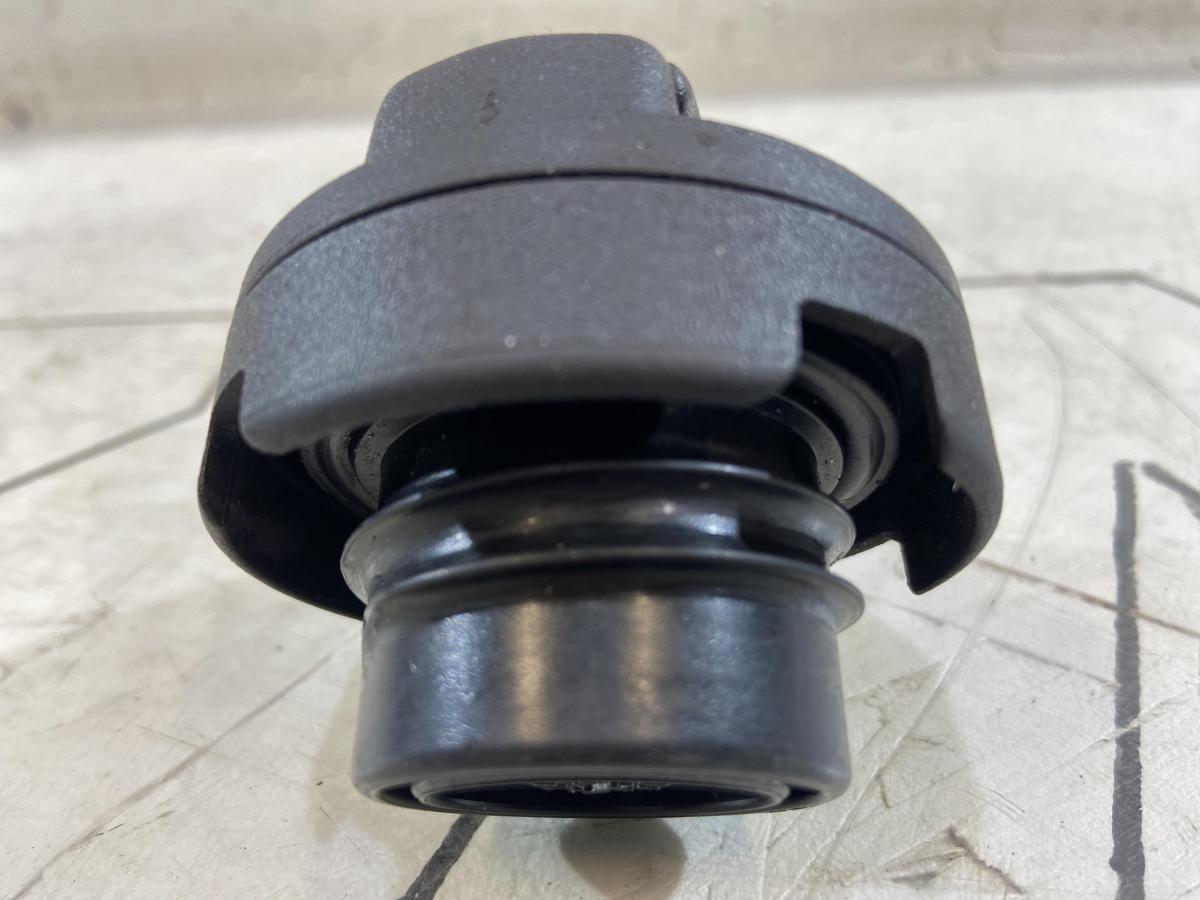 Крышка топливного бака 1J0201553Q Volkswagen Touareg I