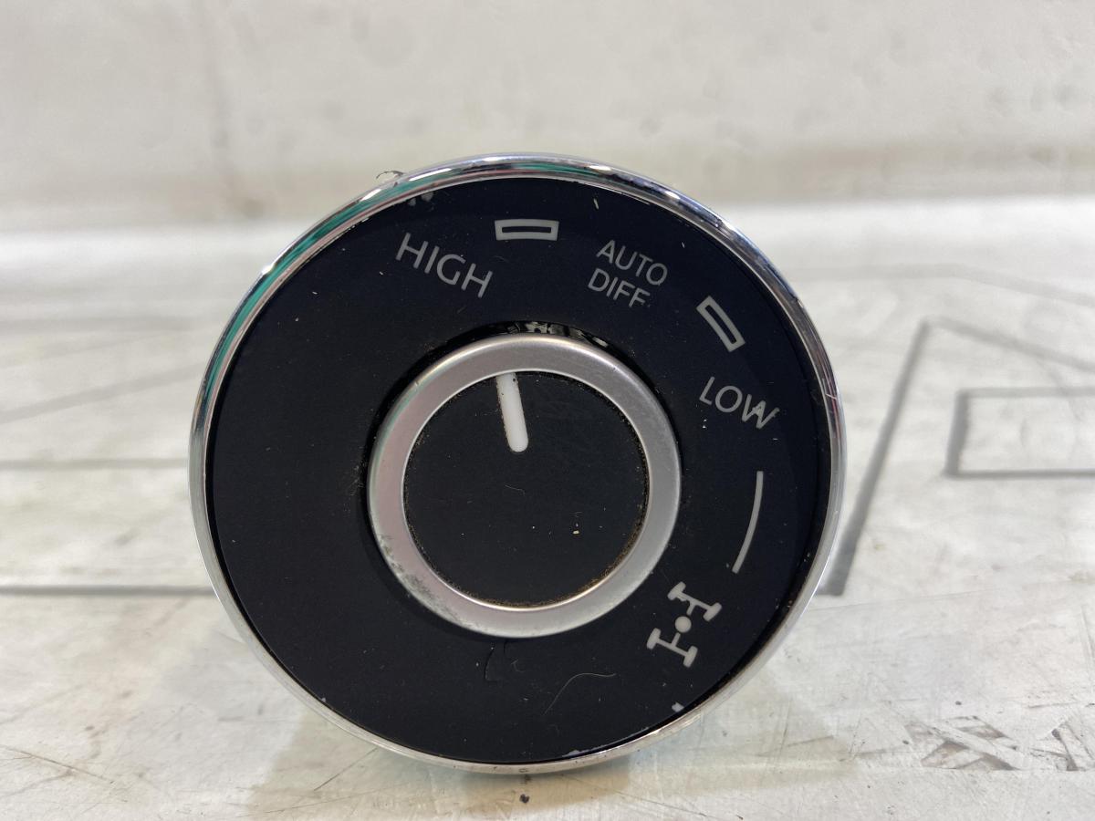 Выключатель блокировки дифференциала 7L6941435K Volkswagen Touareg I