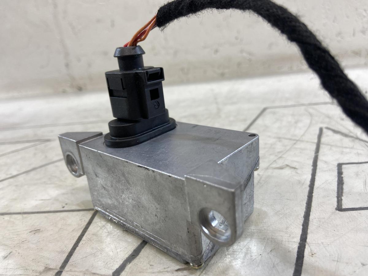 Датчик ускорения 7E0907652A Volkswagen Touareg I