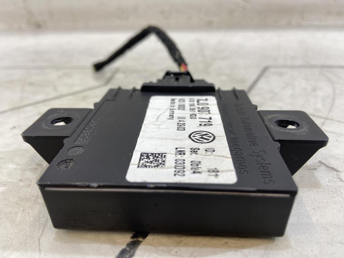 Блок управления защиты отнесанкц. буксировки и угона  Volkswagen Touareg I