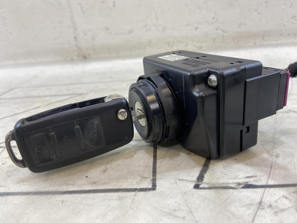 Замок зажигания с ключем 3D0905865C Volkswagen Touareg I