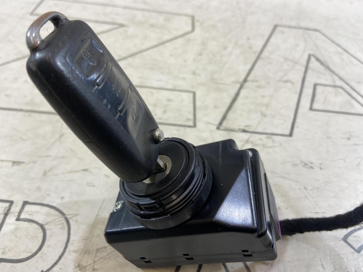 Замок зажигания с ключем 3D0905865C Volkswagen Touareg I