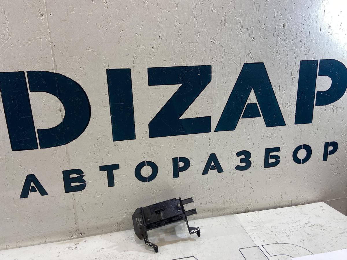 Кронштейн блока управления дверью 7L6959191B Volkswagen Touareg I