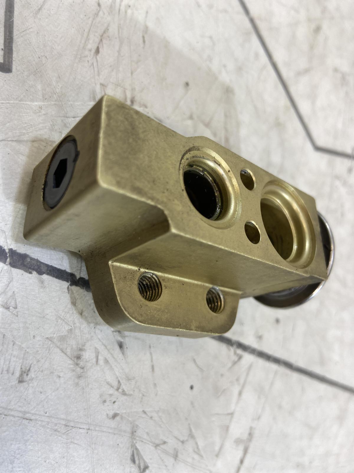 Клапан кондиционера 7L0820679 Volkswagen Touareg I