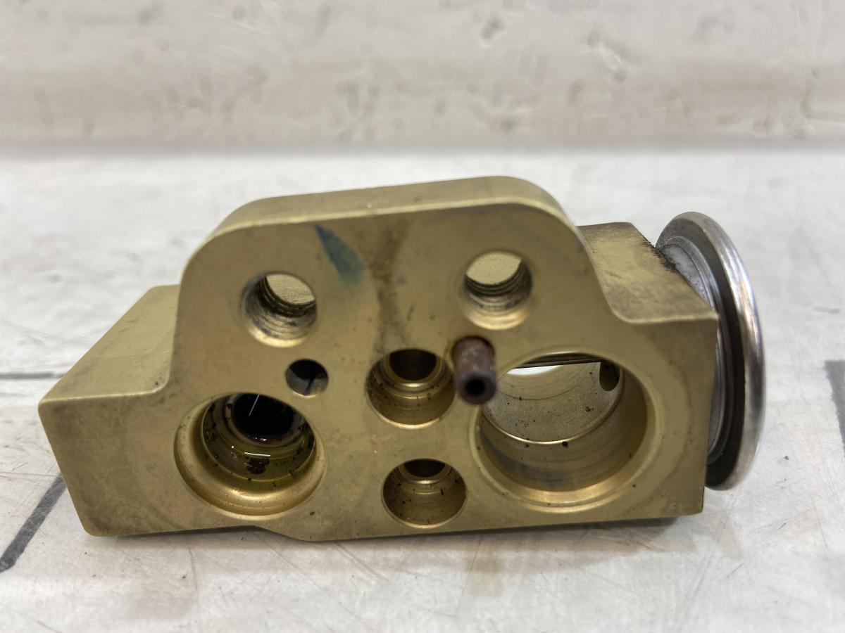 Клапан кондиционера 7L0820679 Volkswagen Touareg I