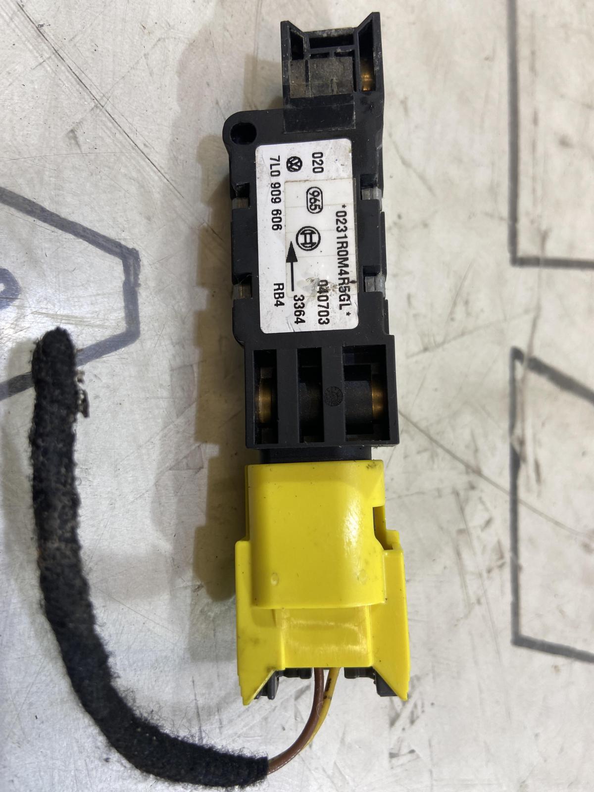 Датчик удара 7L0909606 Volkswagen Touareg I