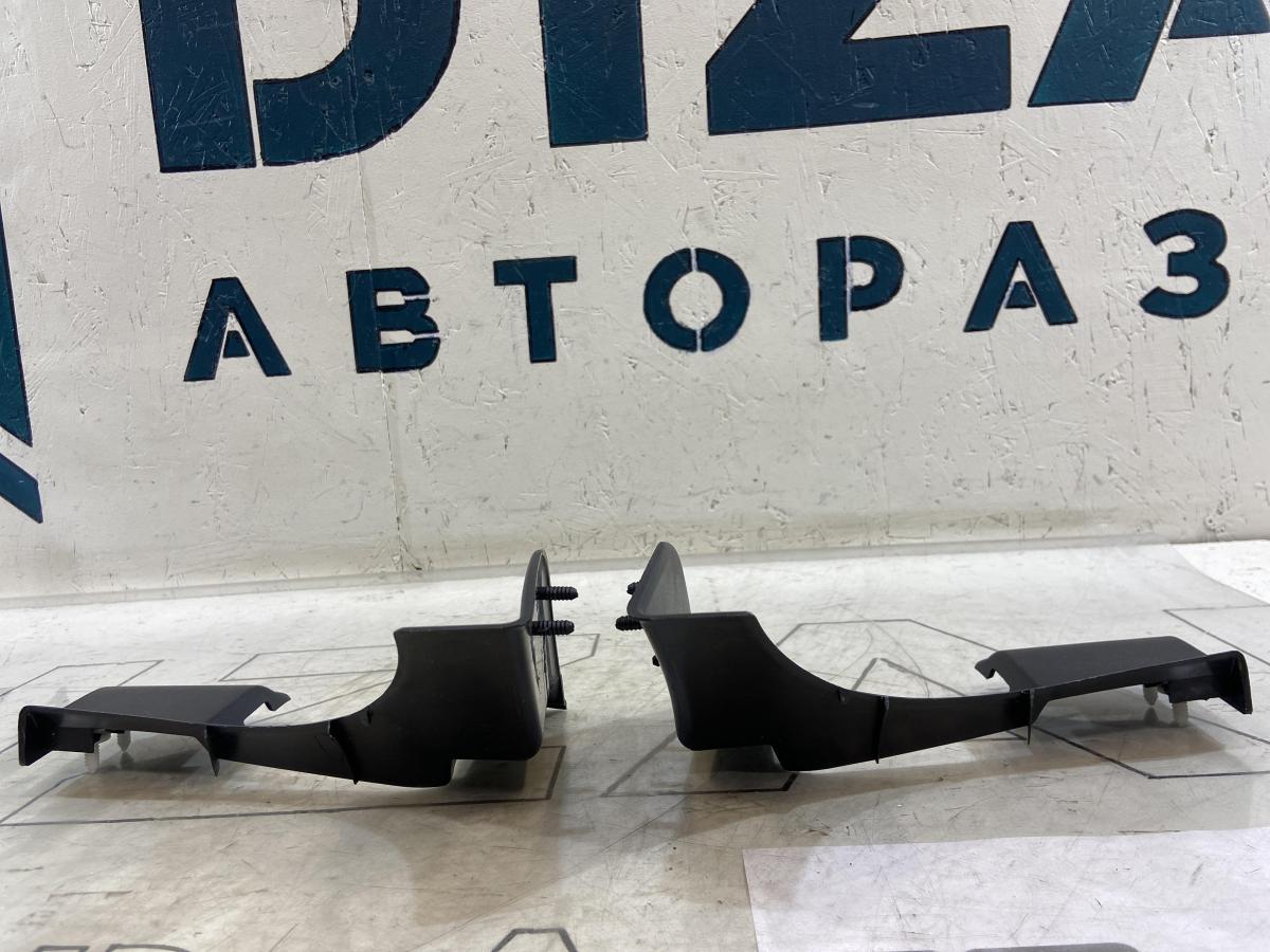 Накладка петли 7L6867438D Volkswagen Touareg I