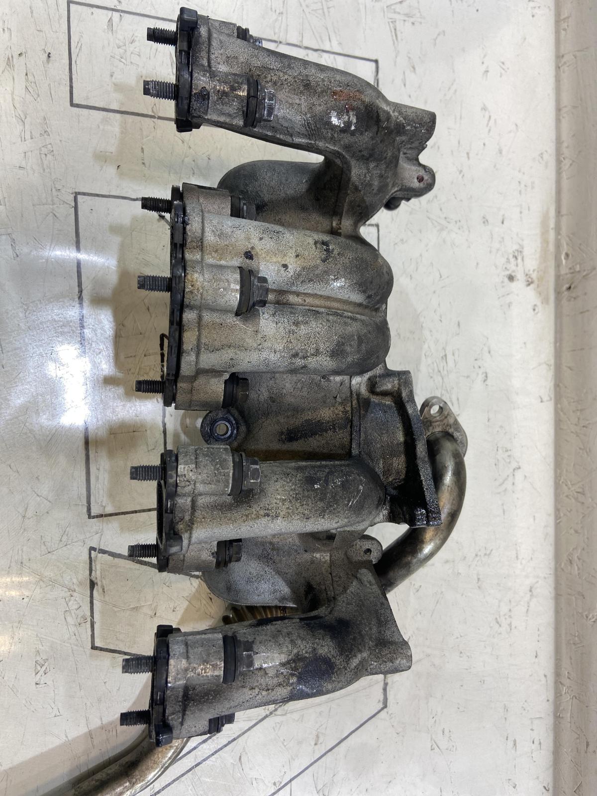 Патрубок впускного тракта 070129713H Volkswagen Touareg I