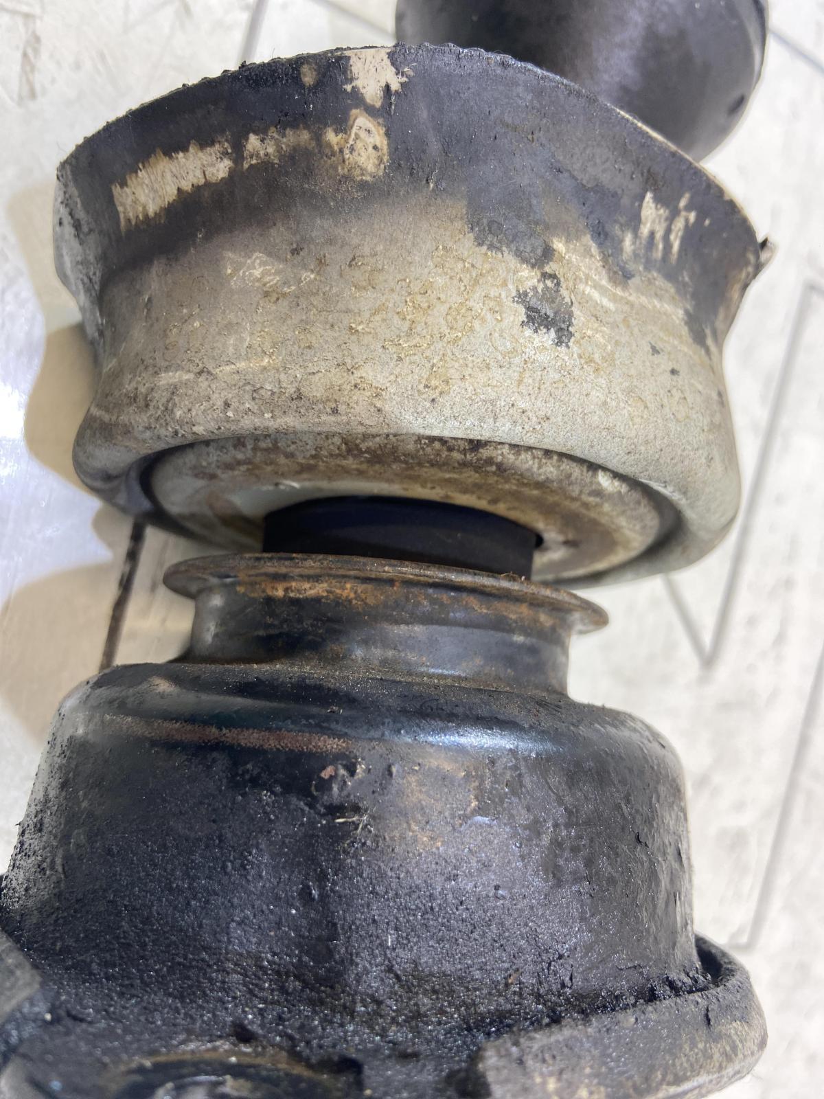 Опора двигателя 7L6199131C Volkswagen Touareg I