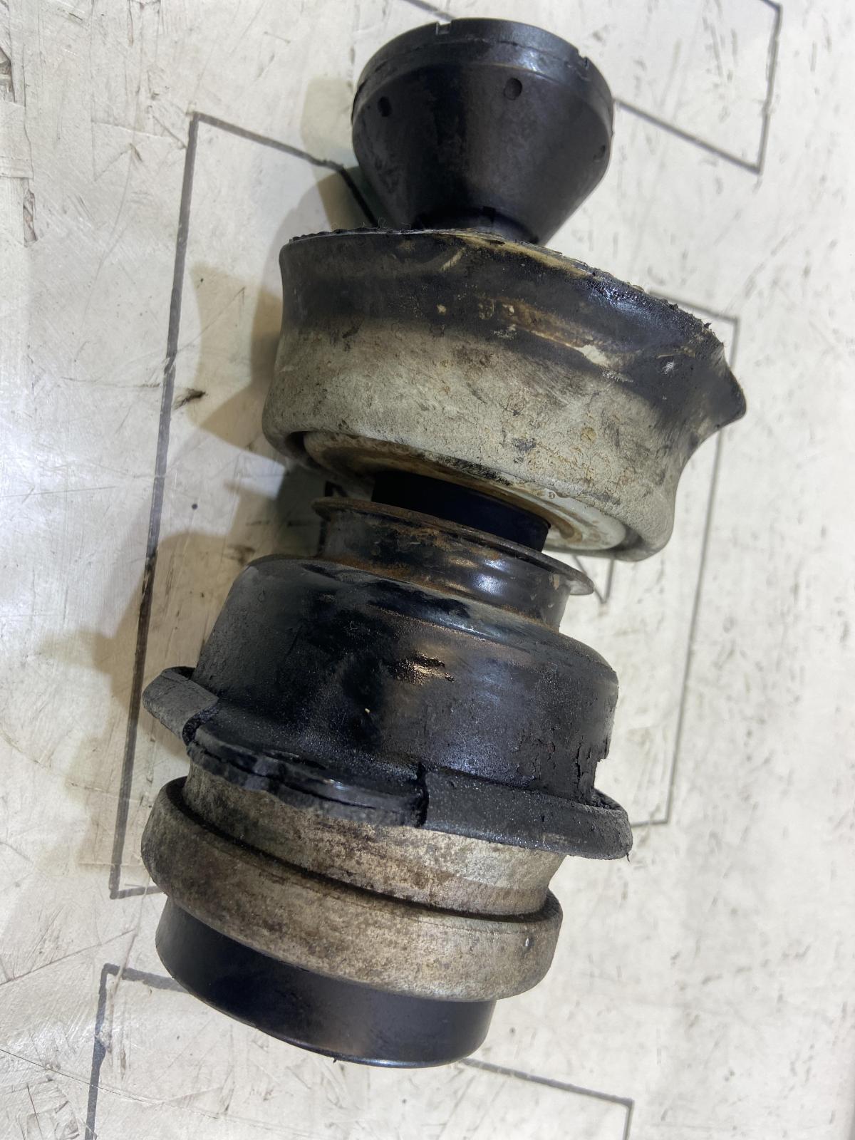 Опора двигателя 7L6199131C Volkswagen Touareg I