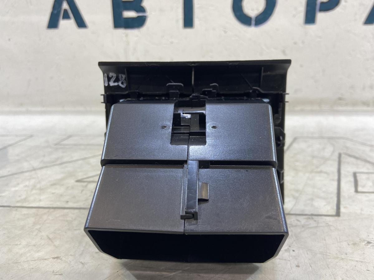 Дефлектор обдува задний 1Z0819203 Skoda Octavia II рест