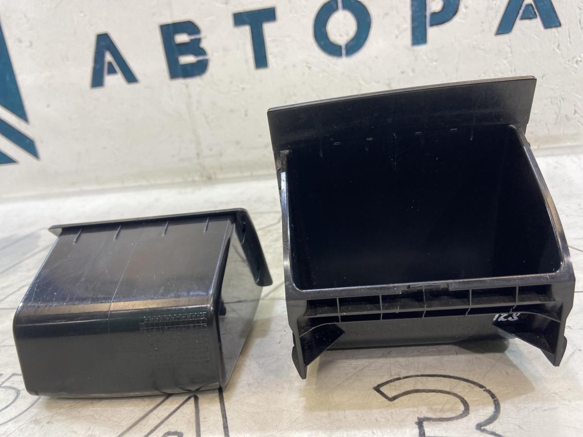 Вещевое отделение 1Z0863284 Skoda Octavia II рест