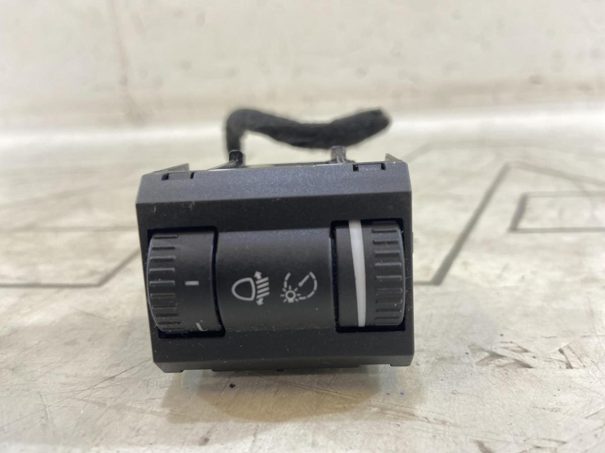 Переключатель корректорафар 1Z0941333 Skoda Octavia II рест