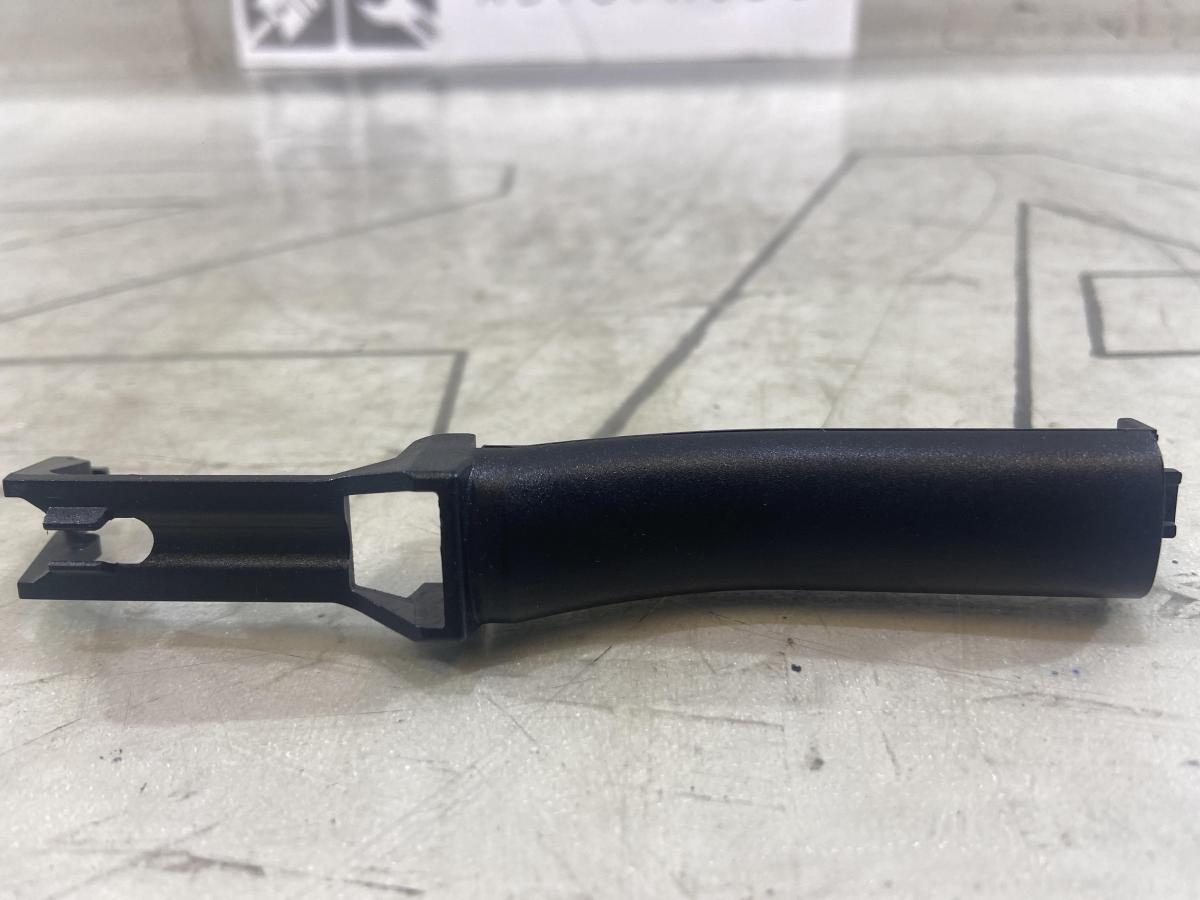 Накладка крепления зеркала салона 1Z0857593A Skoda Octavia II рест