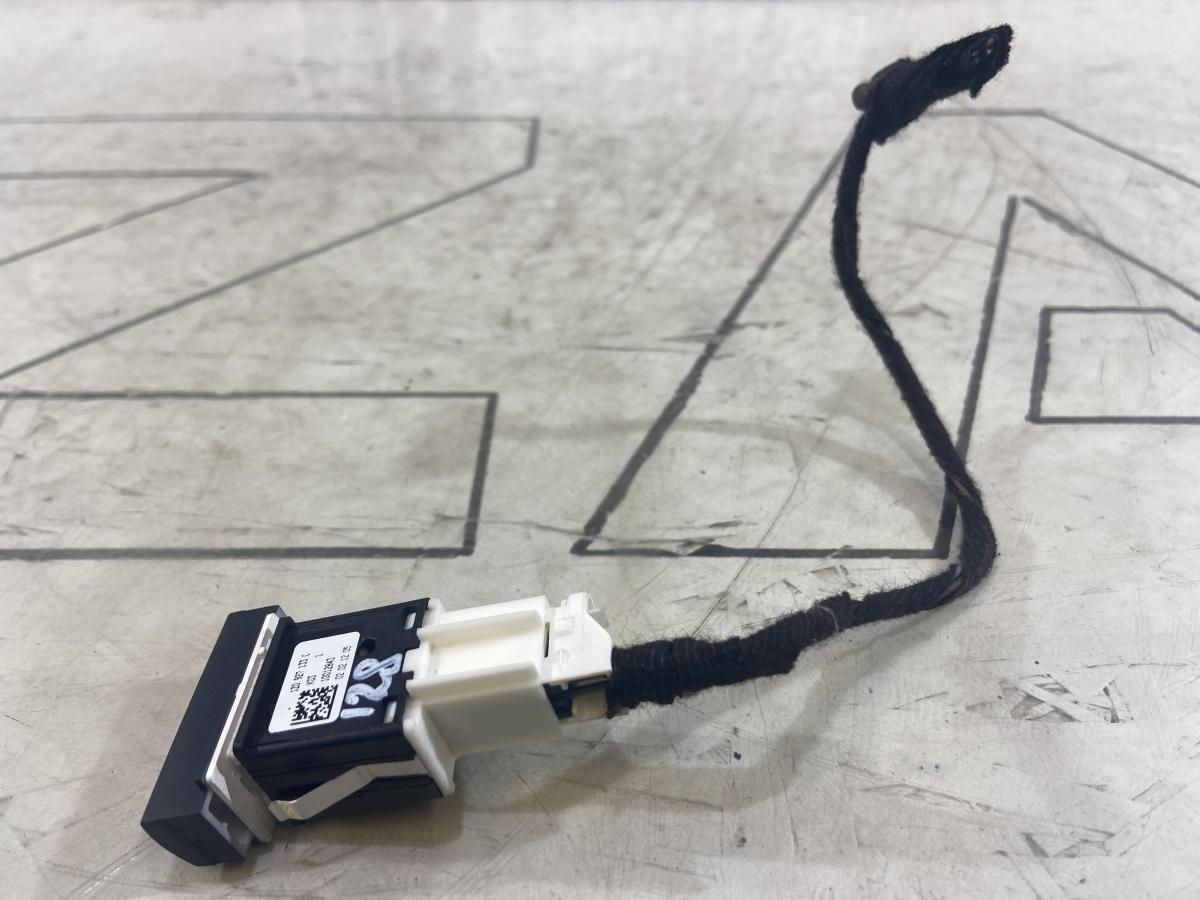 Клавиша антипробуксовочнойсистемы ASR 1Z0927133C Skoda Octavia II рест