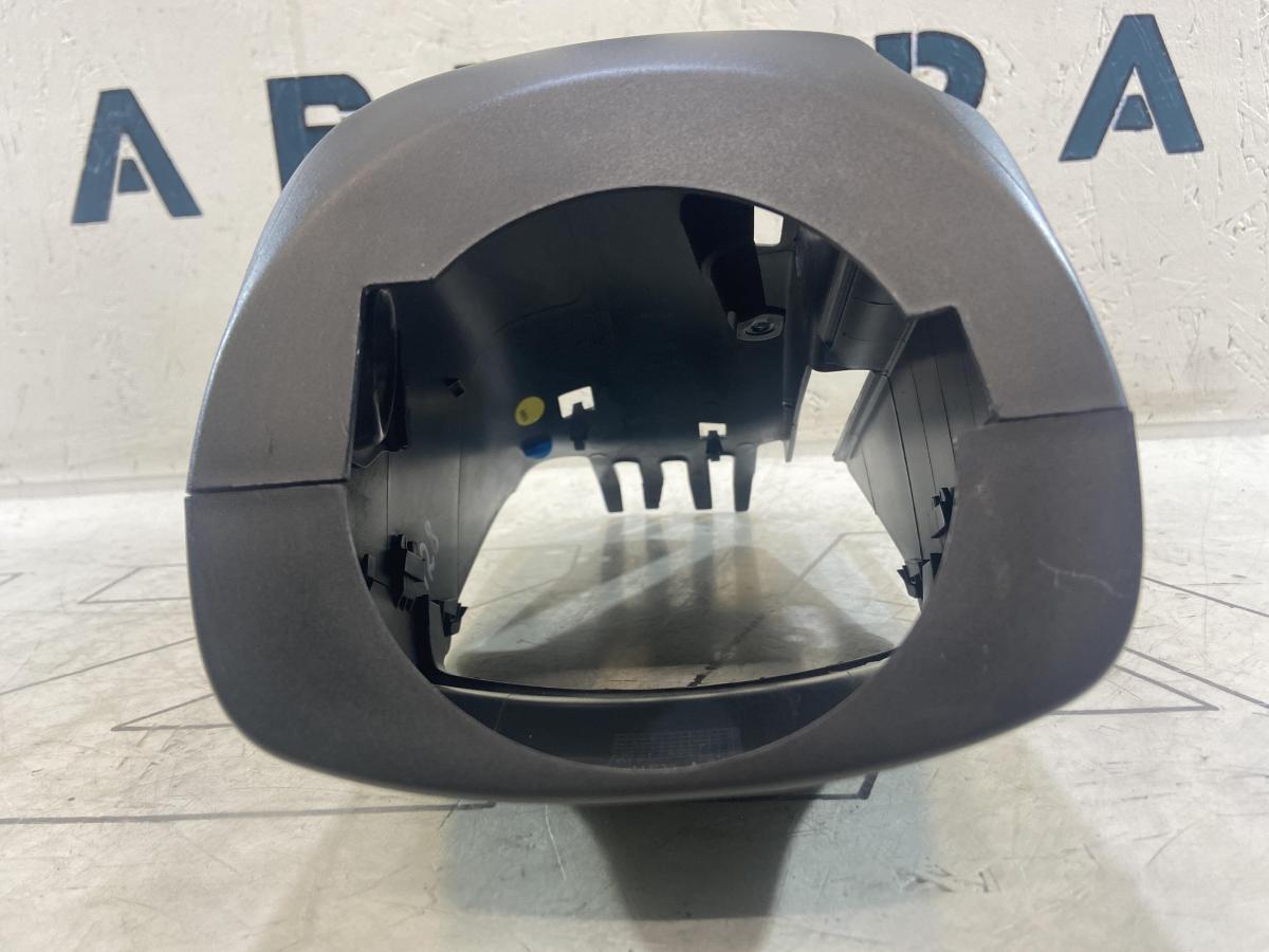 Кожух рулевой колонки 3T0858565 Skoda Octavia II рест