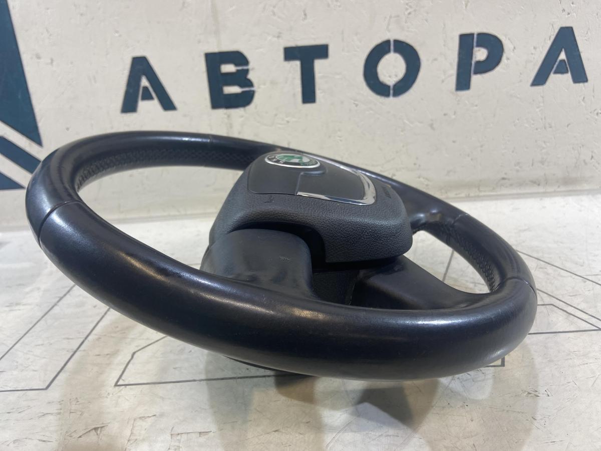 Pулевое колесо (кожа) 3T0419091G Skoda Octavia II рест