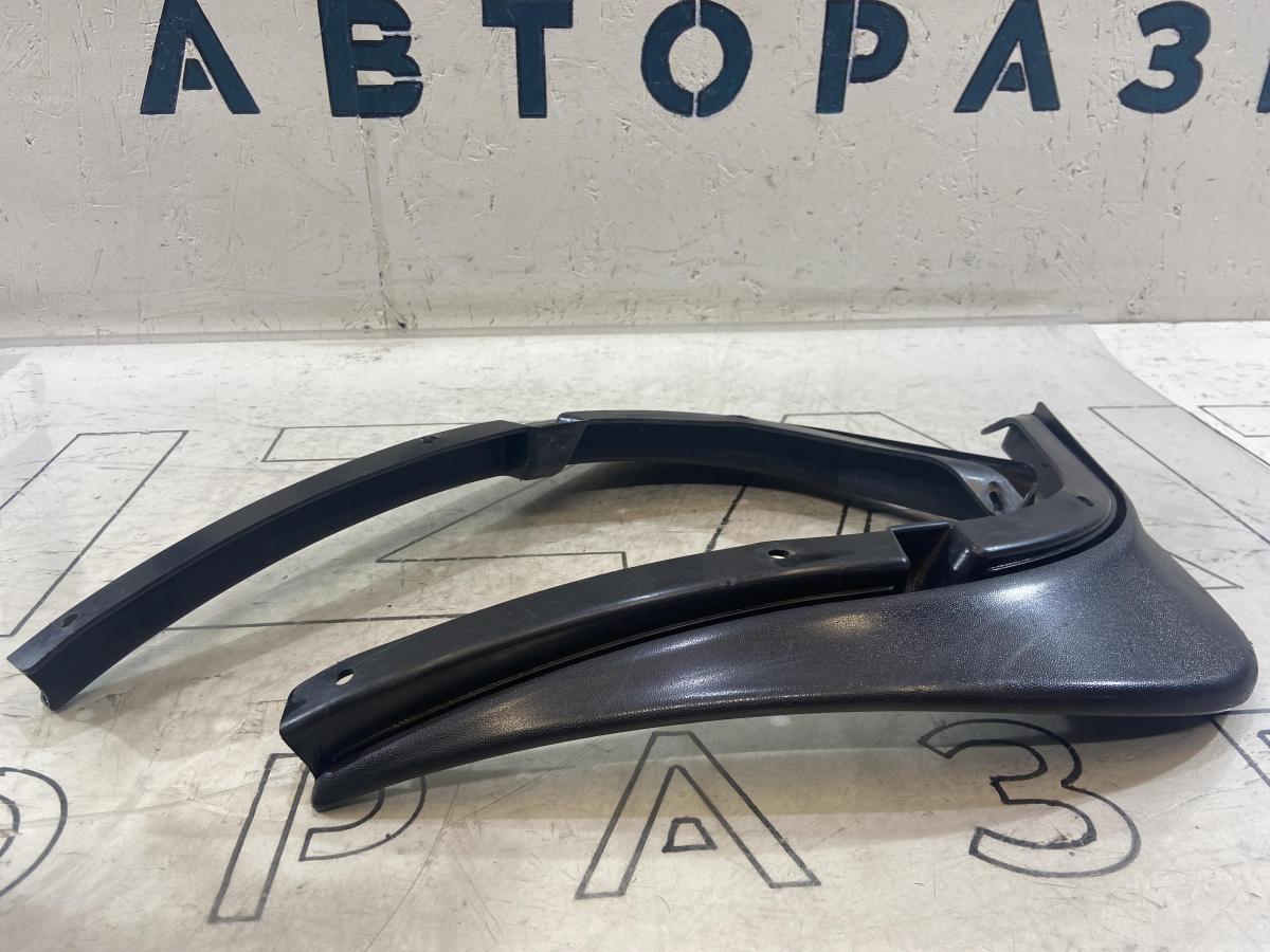 Брызговик задний правый/левый 1Z0821822A Skoda Octavia II рест