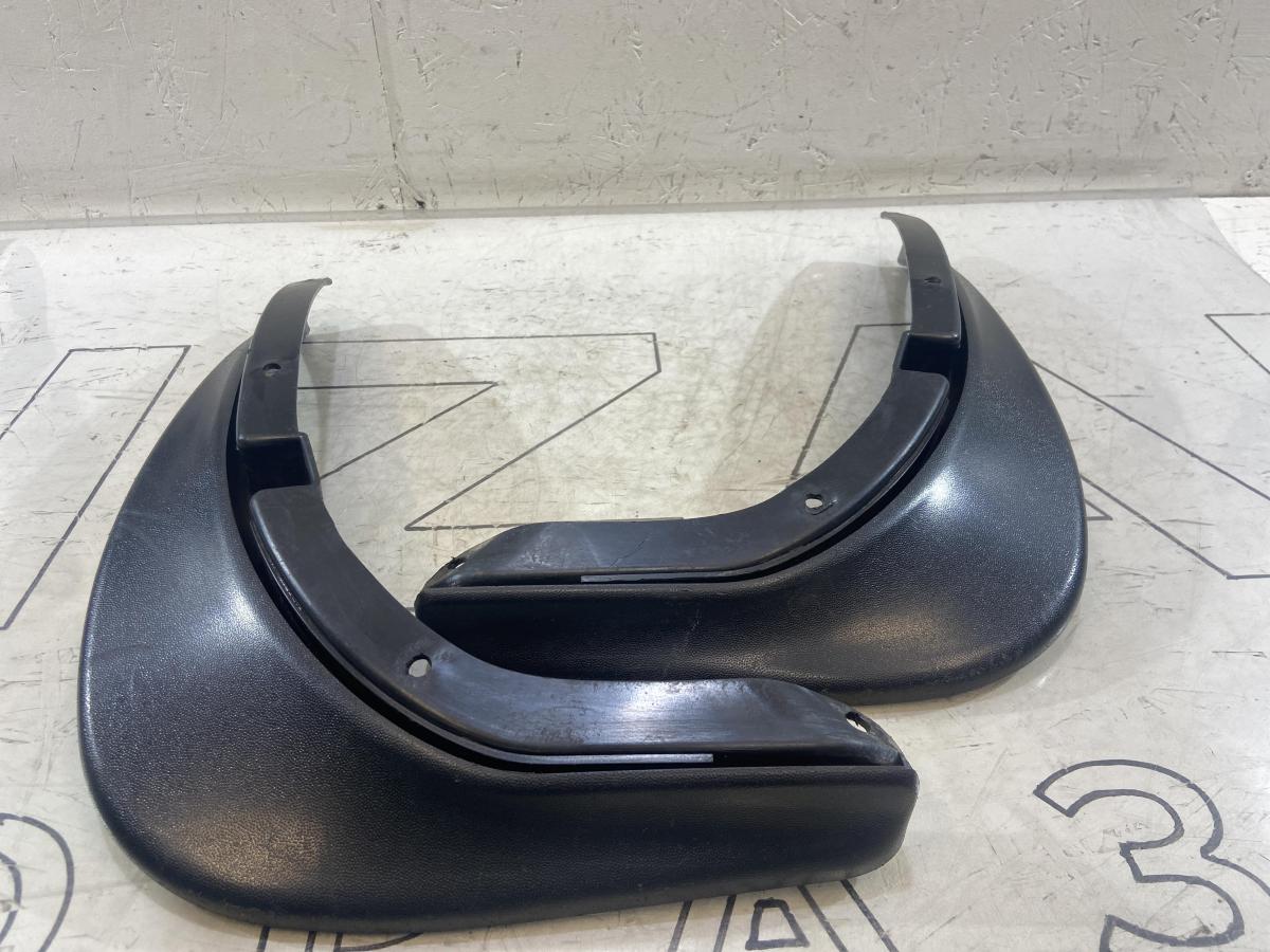 Брызговик задний правый/левый 1Z0821822A Skoda Octavia II рест