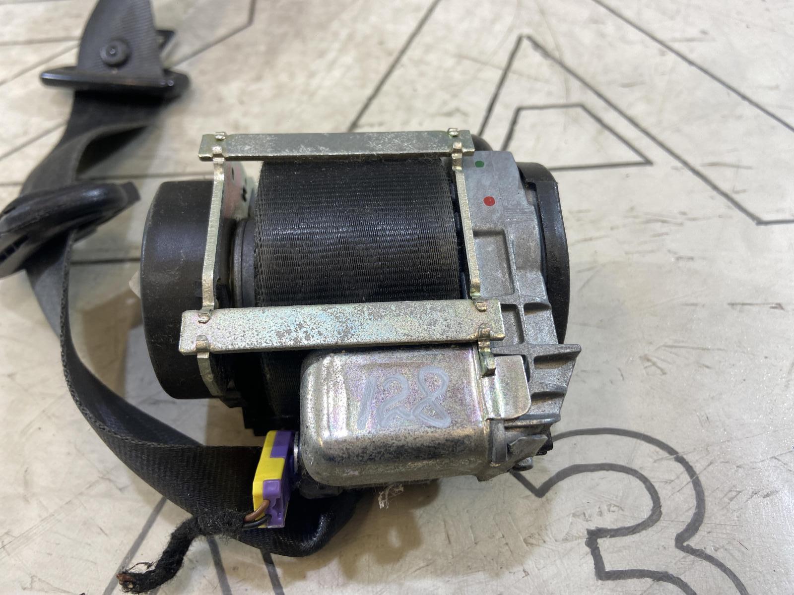 Ремень безопасности 1Z0857702C Skoda Octavia II рест