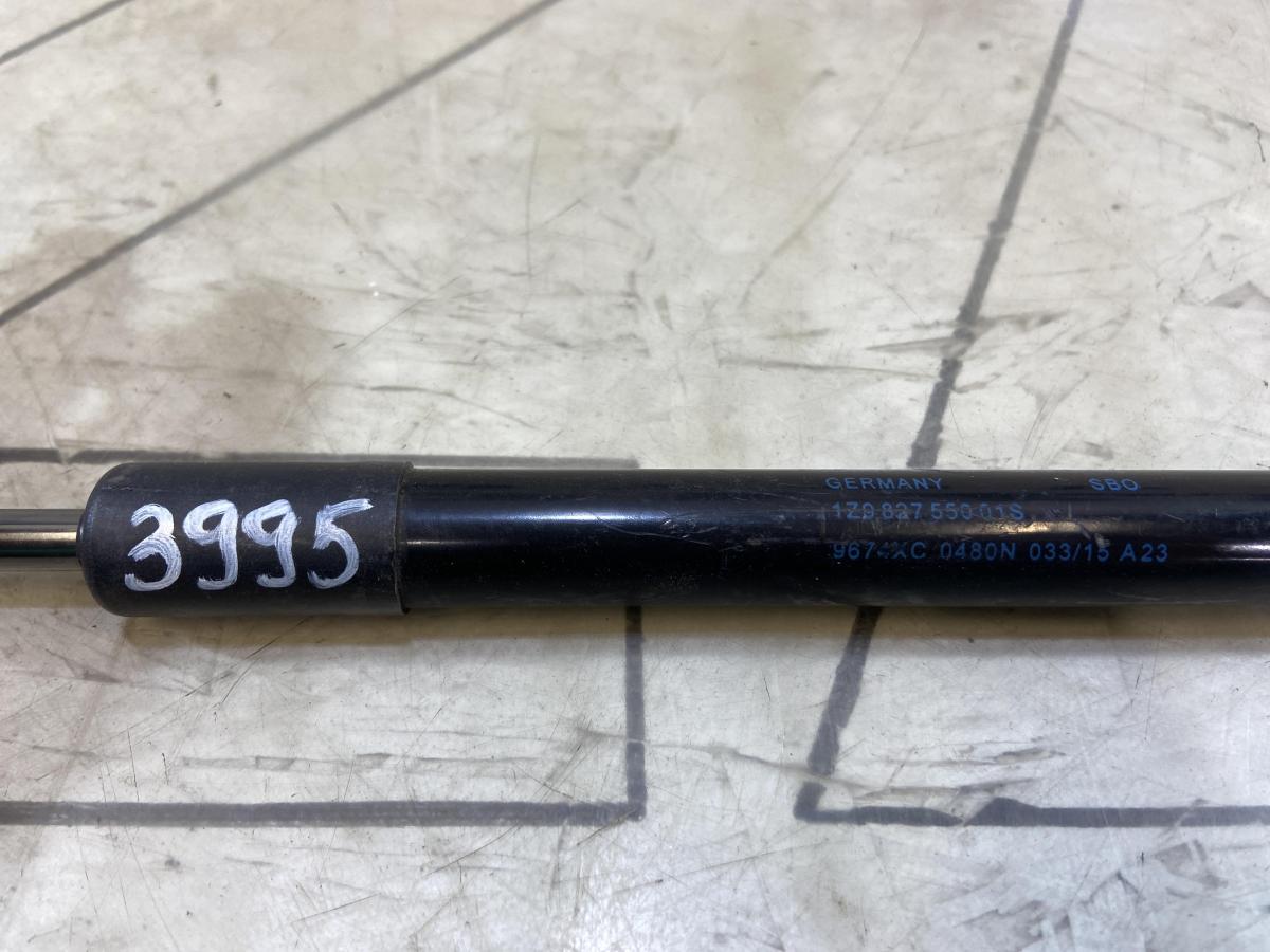 Амортизатор крышки багажника 1Z982755001S Skoda Octavia II рест