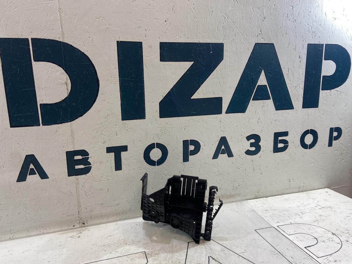 Кронштейн центрального  блока предохранителей 1K0907361C Skoda Octavia II рест
