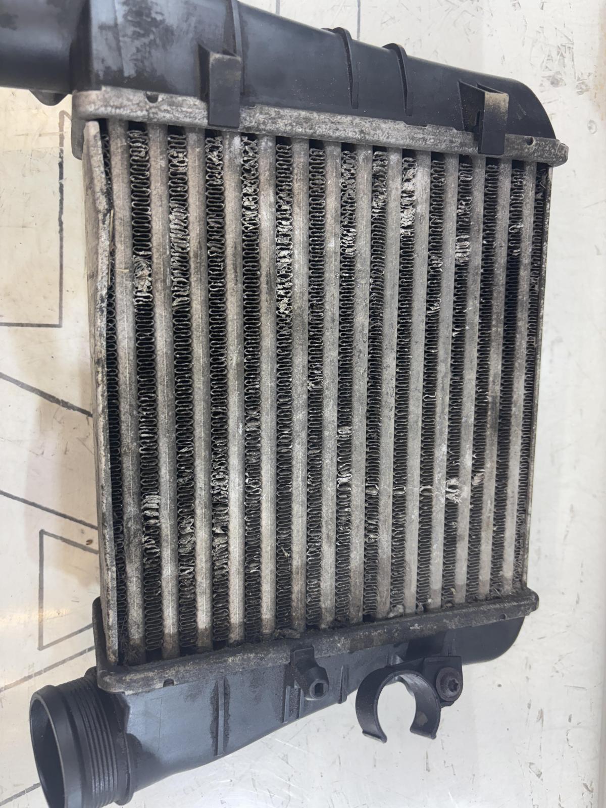 Интеркулер 8E0145805AA Audi A4 B6