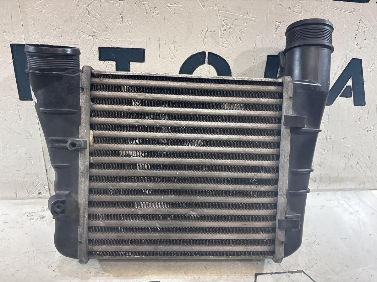 Интеркулер 8E0145805AA Audi A4 B6