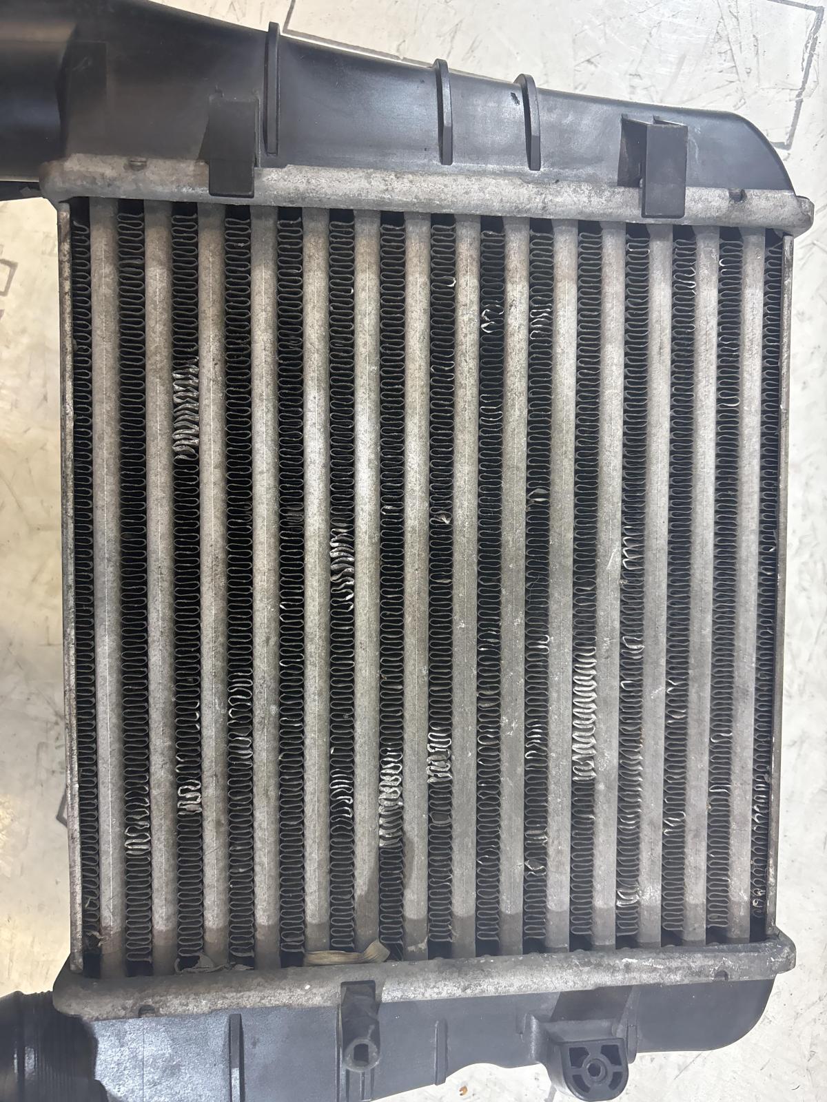 Интеркулер 8E0145805AA Audi A4 B6