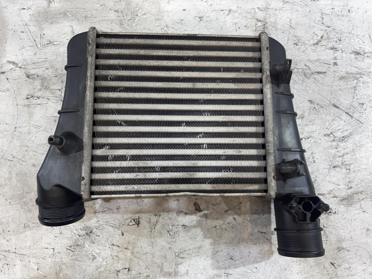 Интеркулер 8E0145805AA Audi A4 B6