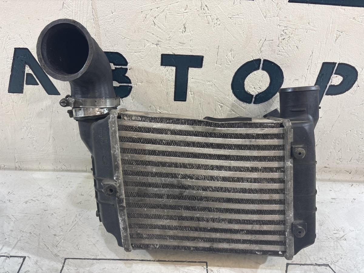 Интеркулер 8E0145805N Audi A4 B6