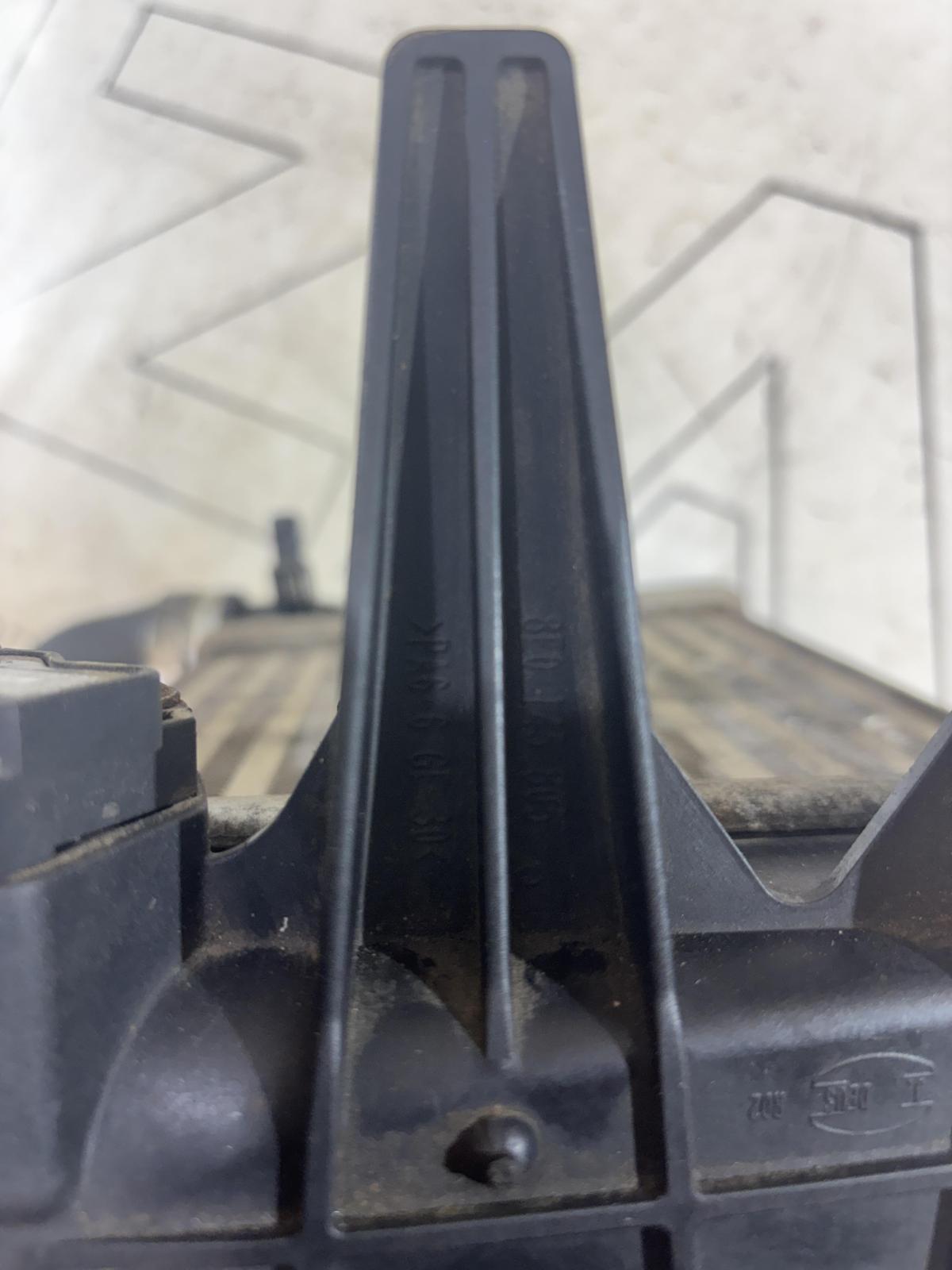 Интеркулер 8E0145805Q Audi A4 B6