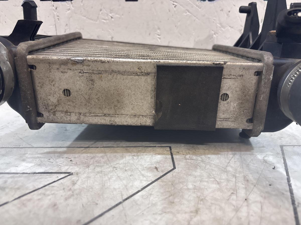 Интеркулер 8E0145805Q Audi A4 B6