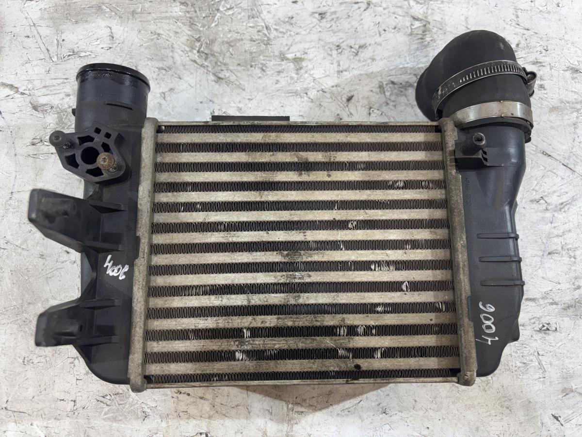 Интеркулер 8E0145805Q Audi A4 B6