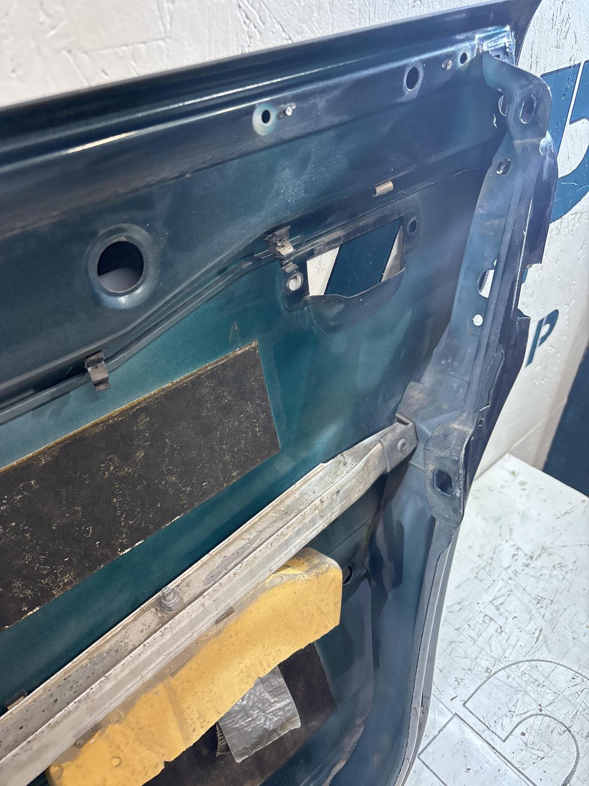 Дверь задняя правая 4A0833051B Audi A6 C4