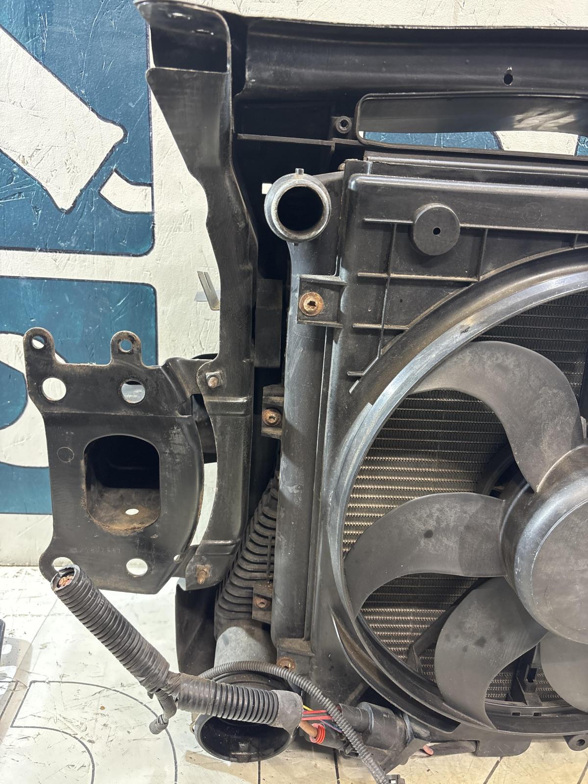 Передняя панель (телевизор) в сборе 1Z0010409T, 1J973702, 1Z0807582, 1Z807581, 1Z0807623, 1Z0807624, 1Z0807111