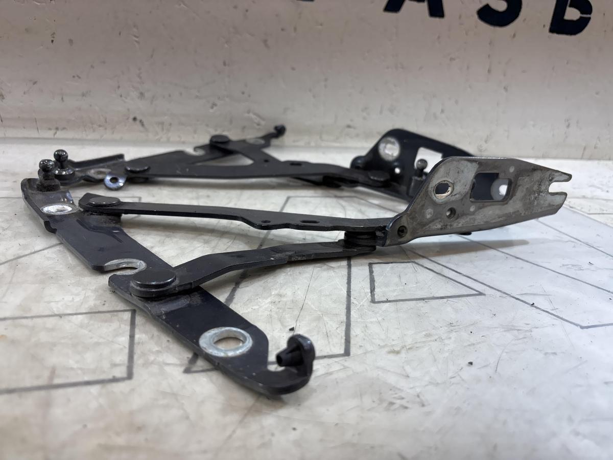 Петли крышки багажника левая правая 4F5827301D, 4F5827302D