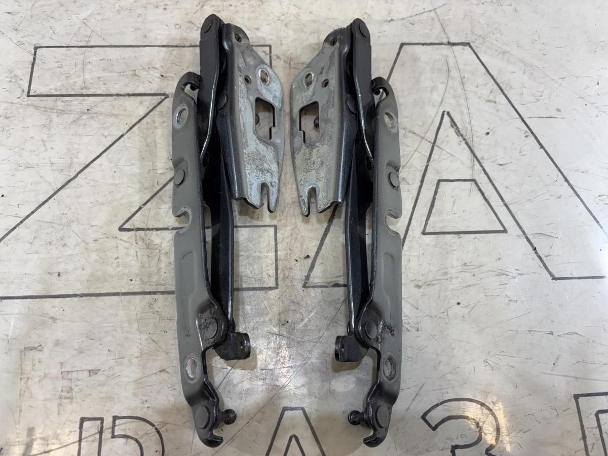 Петли крышки багажника левая правая 4F5827301D, 4F5827302D