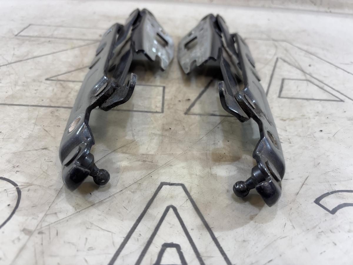 Петли крышки багажника левая правая 4F5827301D, 4F5827302D