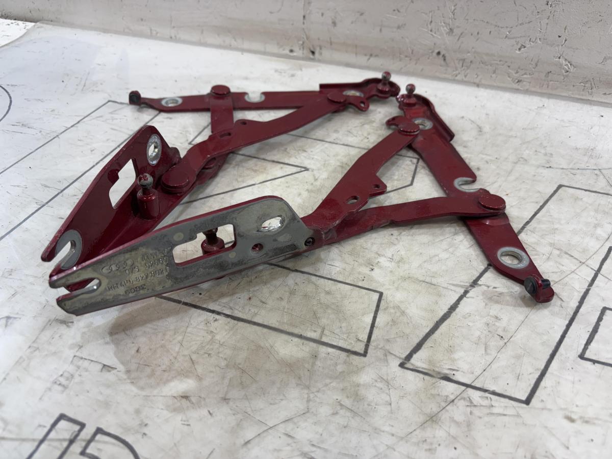 Петли крышки багажника левая правая 4F5827302D, 4F5827301D