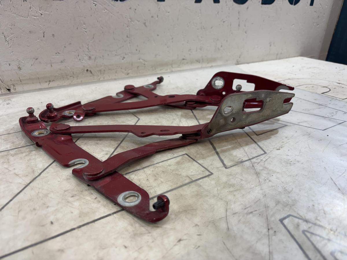 Петли крышки багажника левая правая 4F5827302D, 4F5827301D