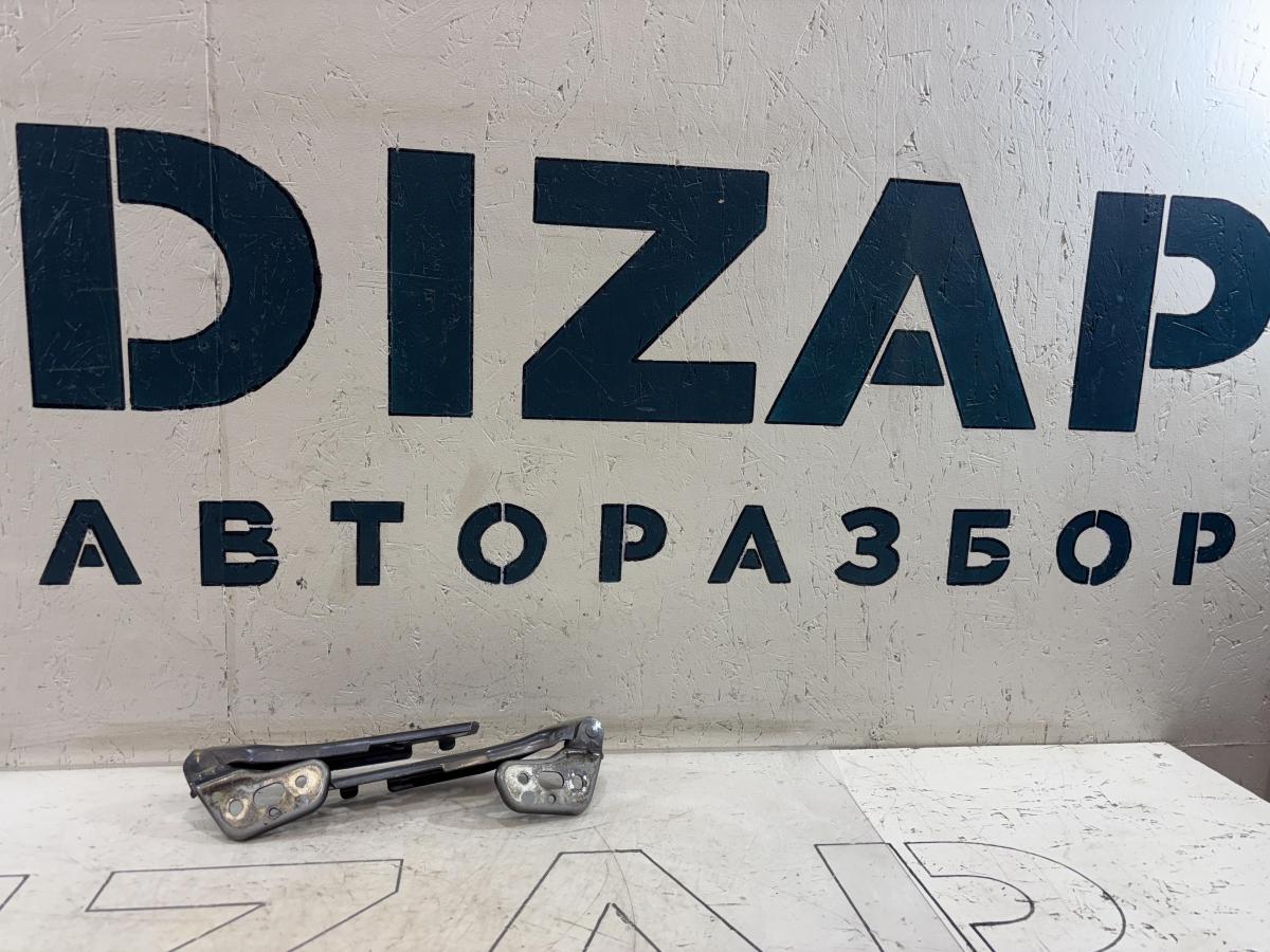 Петли капота левая правая 4F0823301, 4F0823302