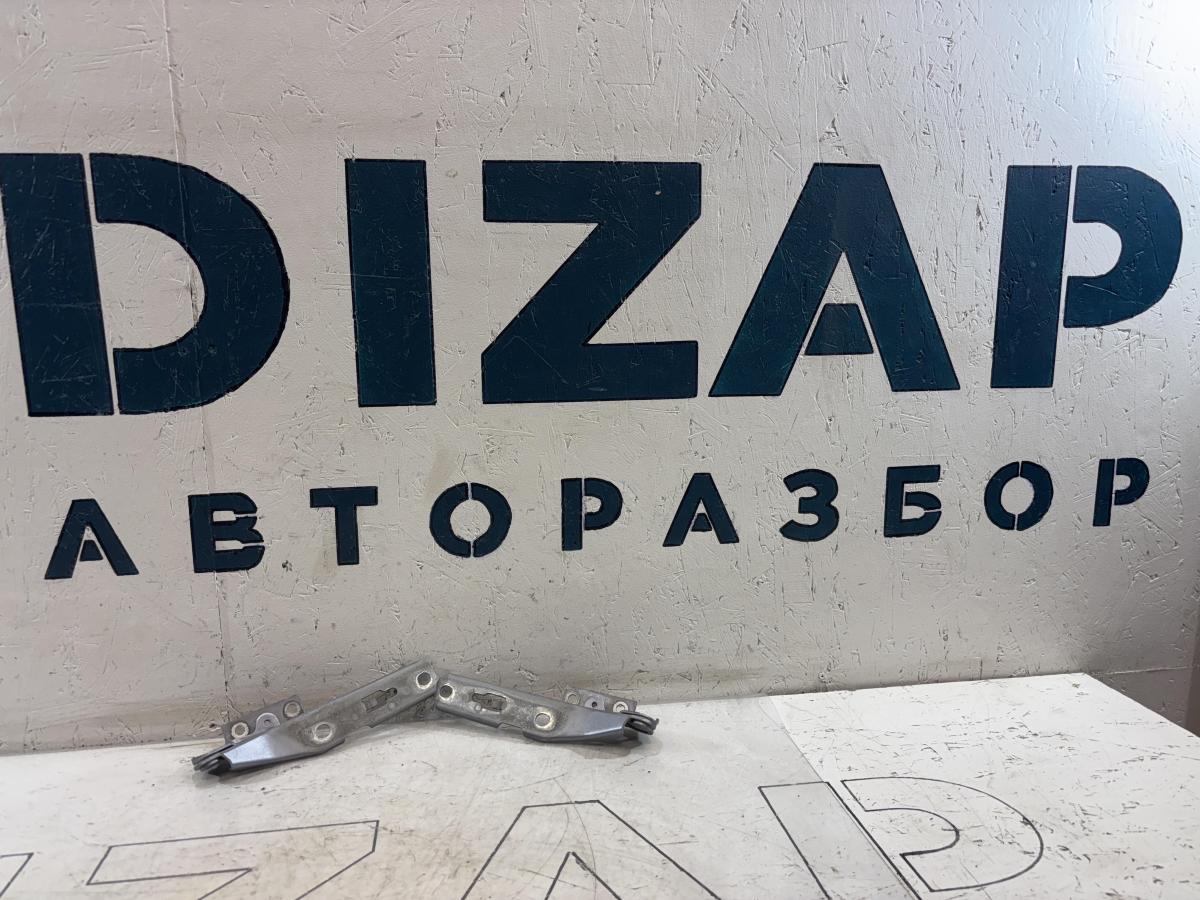 Петли капота левая правая 8E0823302E, 8E0823301E