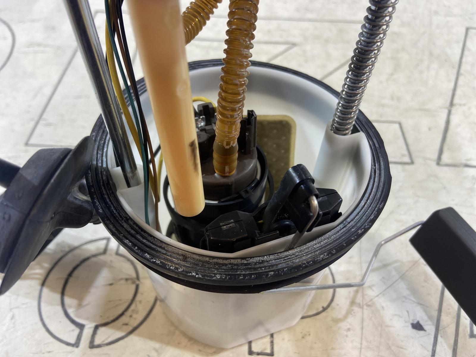 Модуль подачи топлива и датчикуровня топлива 1K0919051DB Skoda Octavia II рест