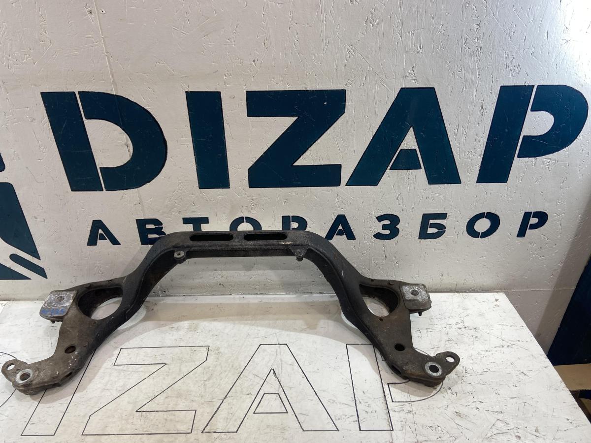 Кронштейн опоры двигателя 7L6199207 Volkswagen Touareg I